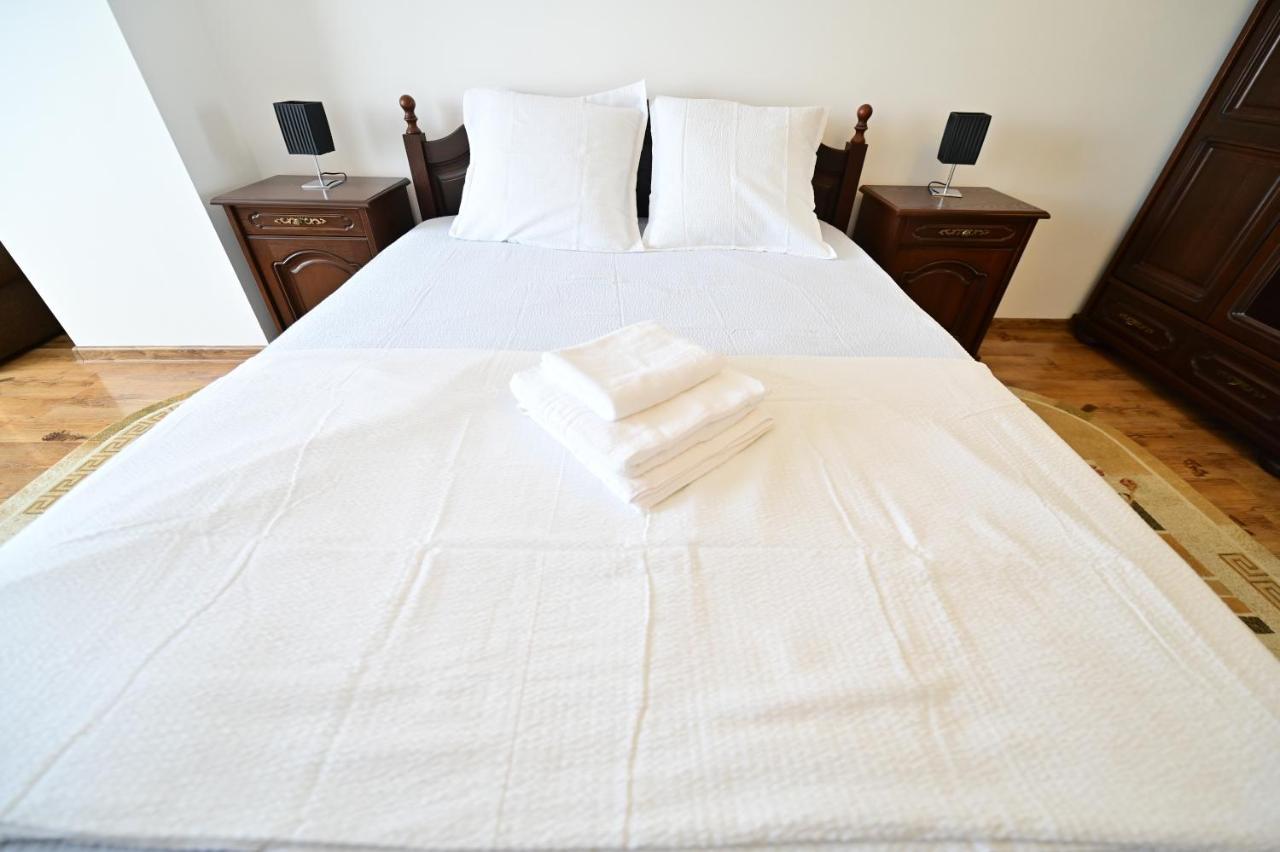 Vacation Apartment With Free Parking Сибиу Экстерьер фото